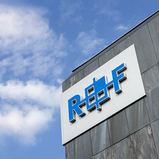 R+F Logo am Richter+Frenzel Standort Aachen